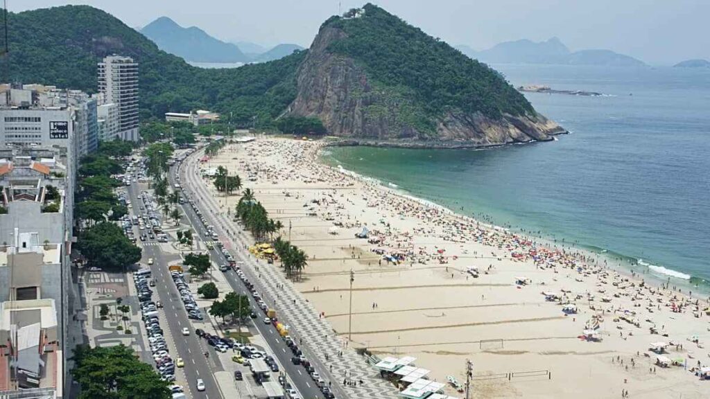 calçadões para apreciar o fim de tarde na praia