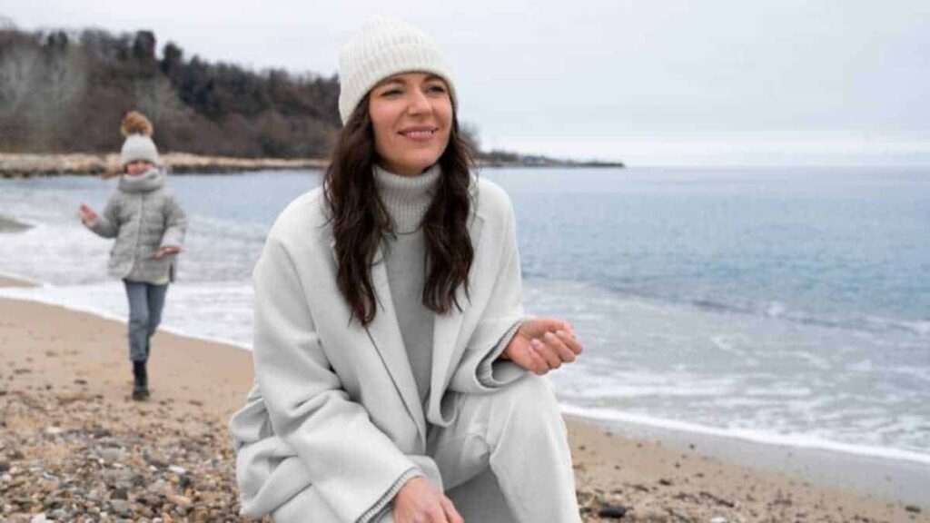 É possível ficar bonita na praia mesmo no inverno