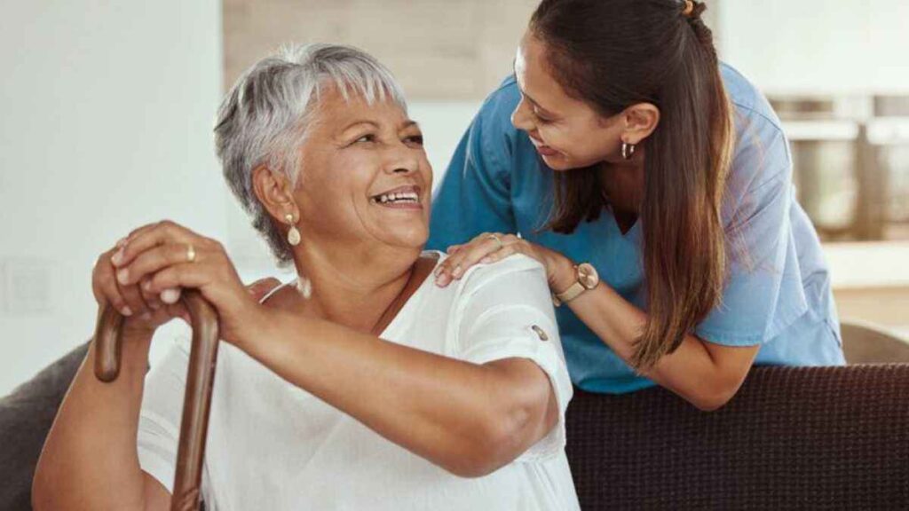 Segurança e independência: Como promover esses valores para os idosos na terceira idade