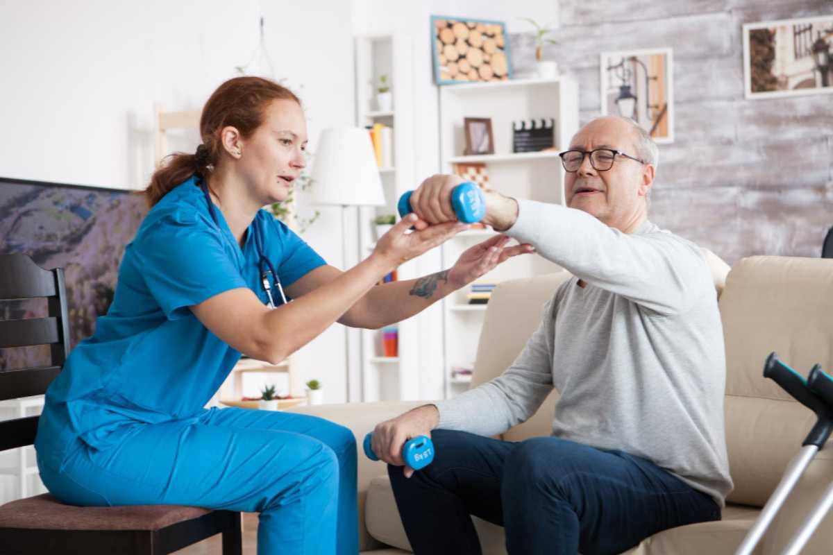 Fisioterapia domiciliar cresce como alternativa prática e segura para pacientes em recuperação Fisioterapia domiciliar cresce como alternativa prática e segura para pacientes em recuperação